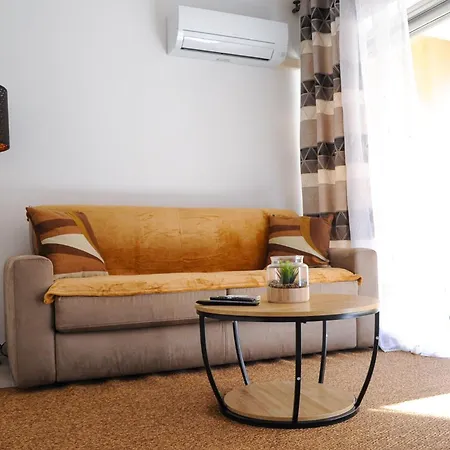 Διαμέρισμα Cosy, Calme Et Climatise Proche Centre *