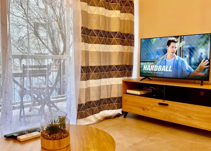 Cosy, Calme Et Climatise Proche Centre Αντίμπ