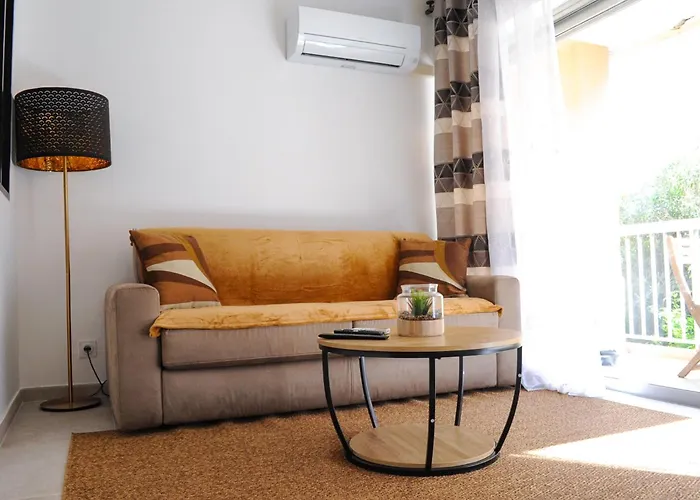 Διαμέρισμα Cosy, Calme Et Climatise Proche Centre *