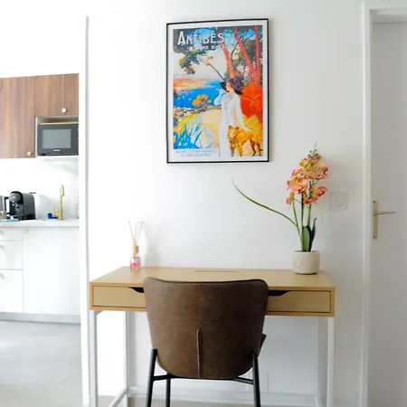 Cosy, Calme Et Climatisé Proche Centre * Antibes